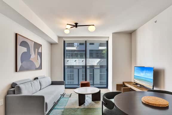 New 1/1 Condo, Downtown Miami 9Th Floor Gym + Pool - Image 1