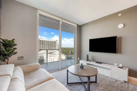 Trendy 1 Bdrm Condo, Miami Design District - Image 1