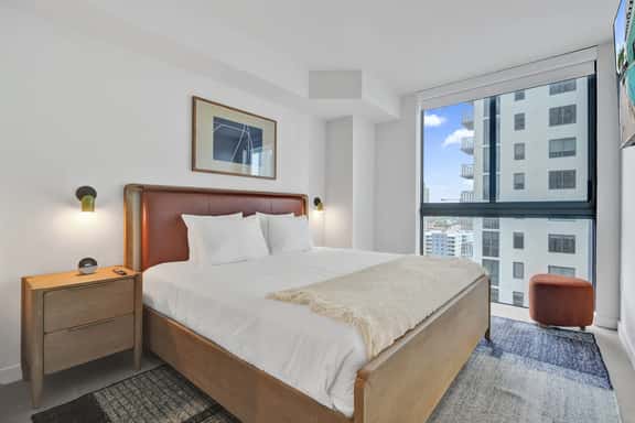 Brand New 1/1 Condo, Downtown Miami - Image 1