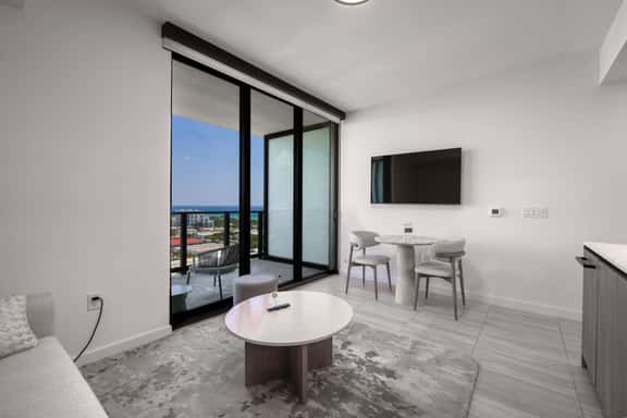 16th Floor Elegant 1BR at 72 Park | Beach Access - Image 1