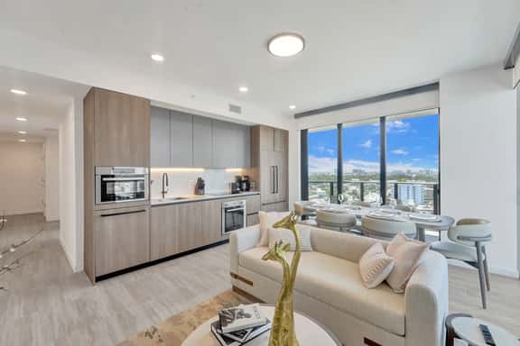 12th-Floor 3BR/2BA | Pool, Gym & Miami Beach - Image 1