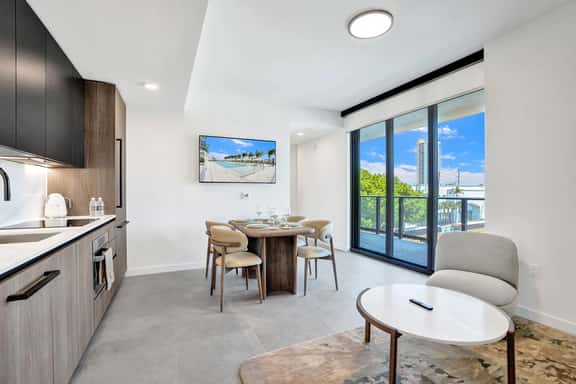 Elegant 1BR in Heart of Miami Beach. Walk to Ocean - Image 1