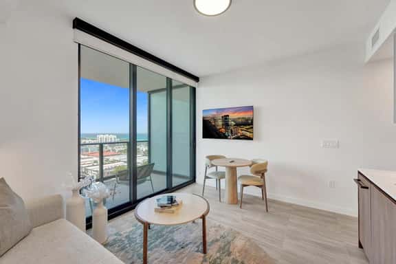 Luxury in the Sky | 17th Floor 1BR, Pool,Gym,Beach - Image 1
