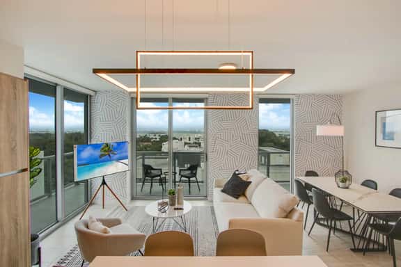 Bayviews 2 Bdrm Miami Design Apt! - Image 1