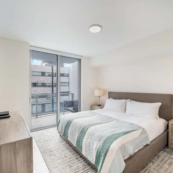 Two Bedroom Condo With King bed & Queen Bed - Image 1