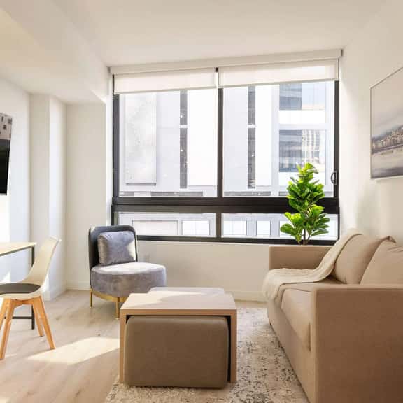 Stunning 1/1 Condo in Downtown Miami Free Parking - Image 1
