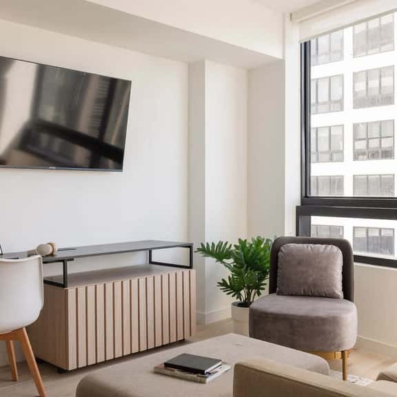 Amazing 1/1 Condo in Downtown Miami Free Parking - Image 1