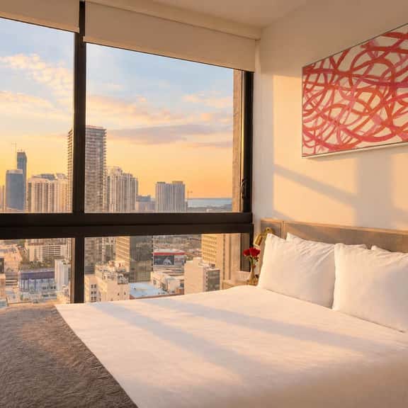 Trendy 2BR Retreat in Downtown Miami Free Parking - Image 1