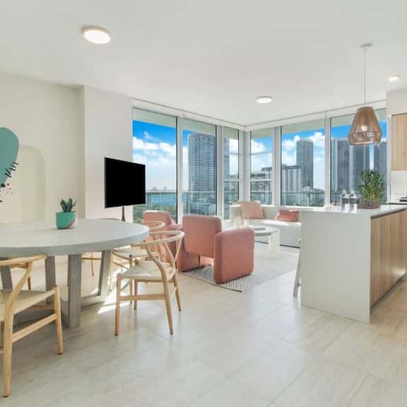 Stunning Views 2 Bdrms Condo|Miami Design District - Image 1