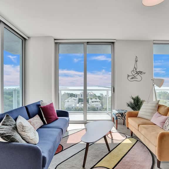 Stunning Bay Views 2 Bdrm Condo - Image 1