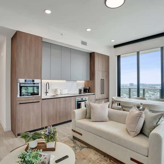 21st Floor Coastal Oasis | Pool, Gym & Beach - Image 1