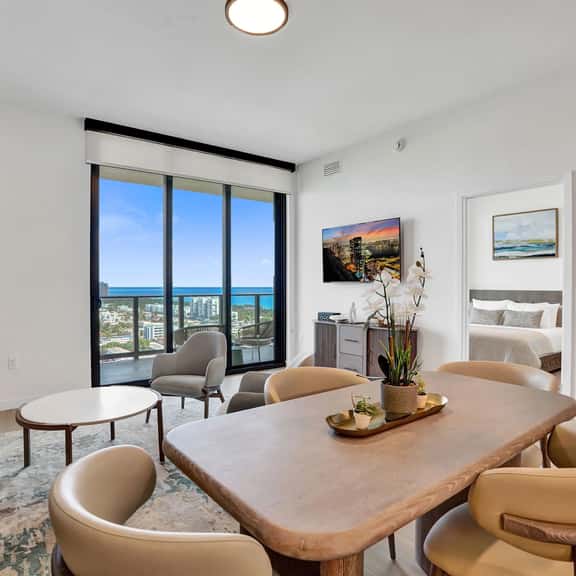 High-Rise Living | 18th-Floor 2BR/1BA, 72 Park - Image 1