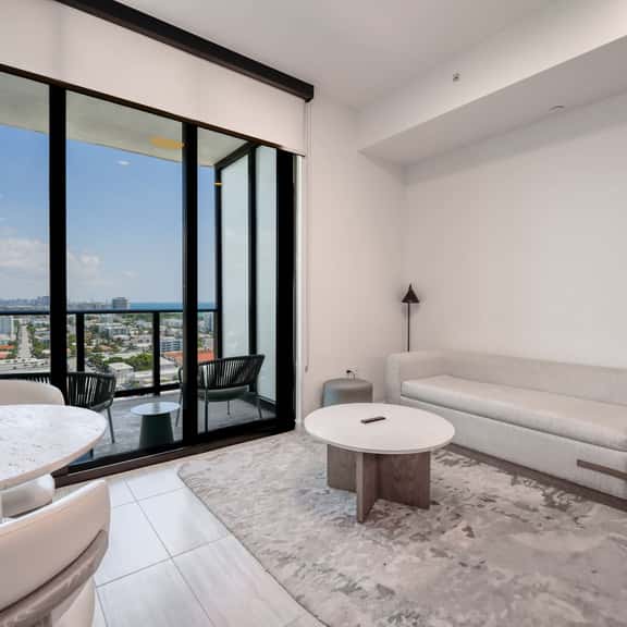 18th Floor Coastal Oasis | Pool, Gym & Beach - Image 1