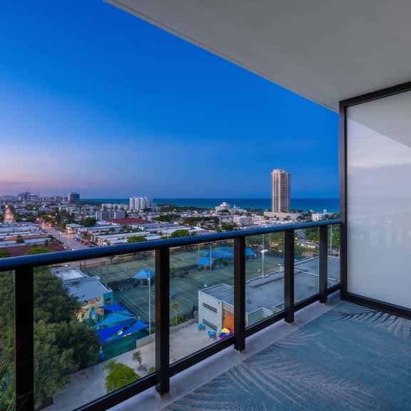 Modern 1BR Oasis | Pool, Gym & Miami Beach Access - Image 1