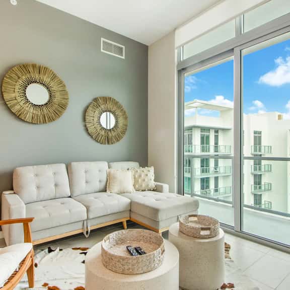 Stylish 1Bdrm Penthouse In Miami Design District - Image 1