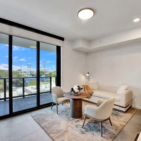 NEW 1BR in Miami Beach, Walk to Beach, Resort - Image 1