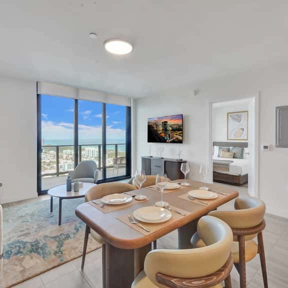 Penthouse Bright 2BR | Miami Beach at Its Best - Image 1