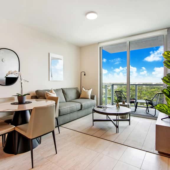 Bayviews! Modern Design 1Bdrm Apt-Miami Design Dist - Image 1