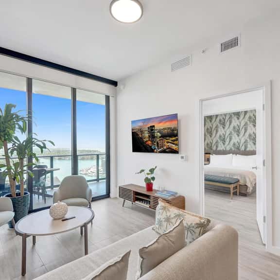 20th Floor Beachside Retreat | Pool & Ocean Views - Image 1