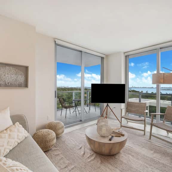 Spectacular Views 2 Bdrm Condo, Miami Design Distr - Image 1