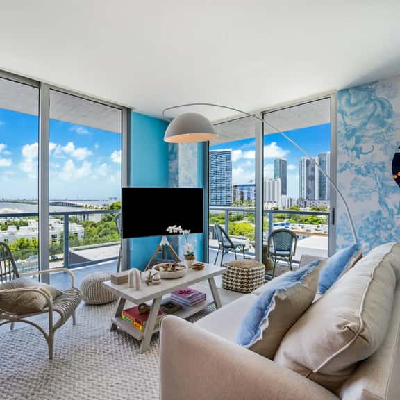 Designer's Dream! 2 Bedroom Condo with Bay Views - Image 1
