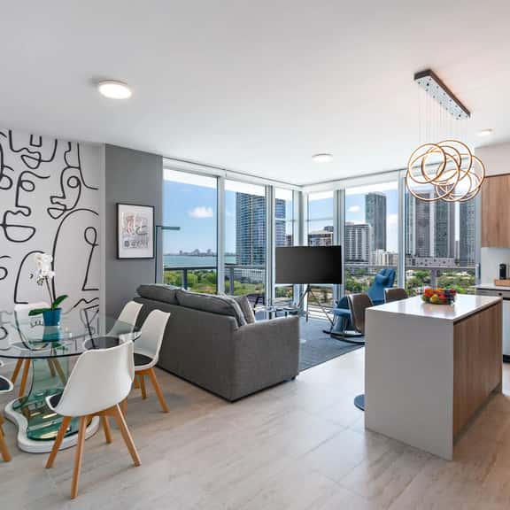 Panoramic Bay + City Views - Miami Design District Perfect 2/2 - Image 1