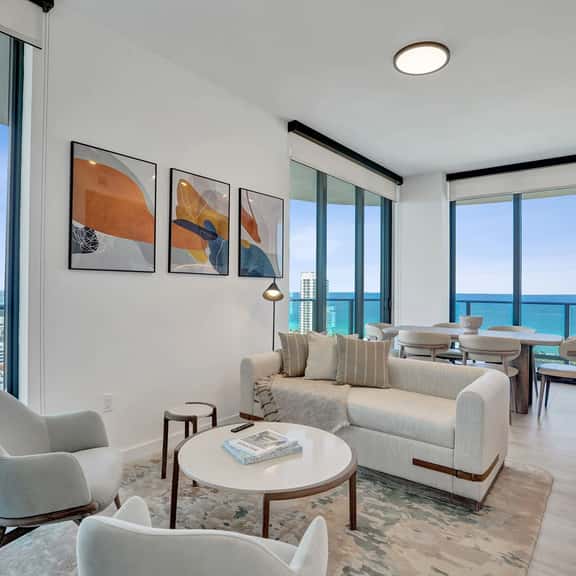 NEW: 21st Floor, Ocean Views | Pool, Gym & Beach - Image 1