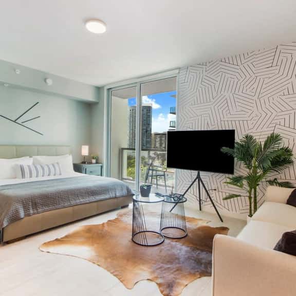 Bay & Pool Views Beautiful Studio-Miami Design Dst - Image 1