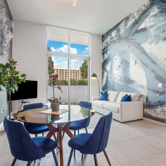 Clean & Modern 1 Bdrm Condo- Miami Design Dist - Image 1