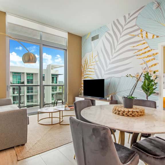 Beautiful 1 Bdrm PH Condo, Miami Design District - Image 1