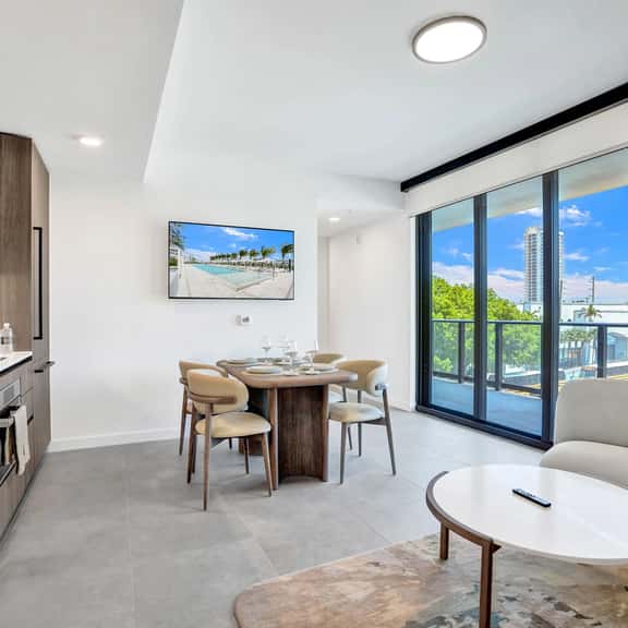 Elegant 1BR in Heart of Miami Beach. Walk to Ocean - Image 1