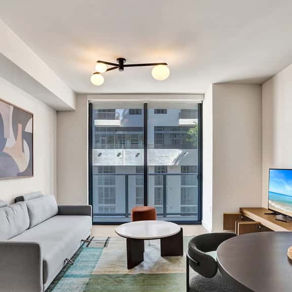 New 1/1 Condo, Downtown Miami 9Th Floor Gym + Pool - Image 1