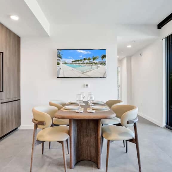 Cool 1BR Unit in Miami Beach, Walk to the Beach - Image 1