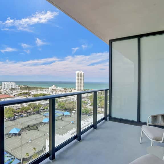 12th Floor Miami Beach Stay|Elegant 1BR &Pool Deck - Image 1