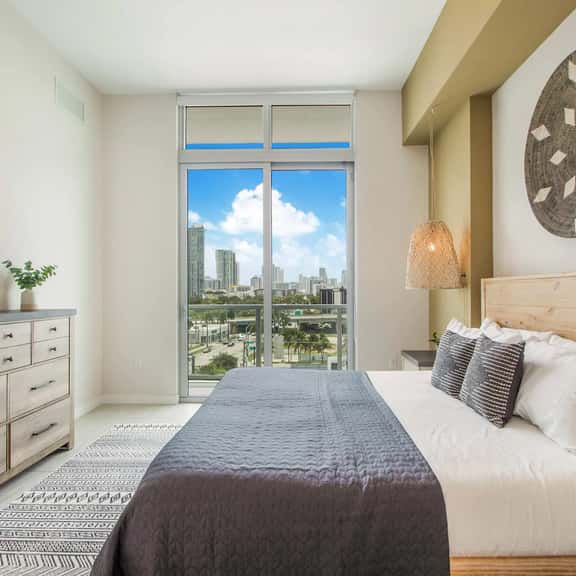 Rare Find! Boho 1Bdrm Condo - Miami Design Dist - Image 1