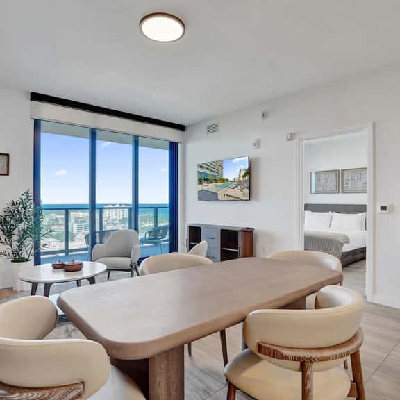 14th-Floor Luxe 2BR | Stylish Living, 72 Park - Image 1