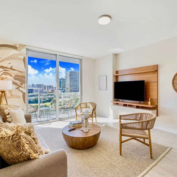 Cozy & Rustic 1 Bdrm Condo - Miami Design Dist - Image 1