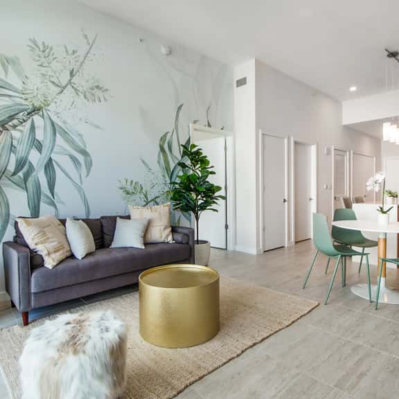 Tropical PH With Bayviews! 1Bdrm+Den. - Image 1