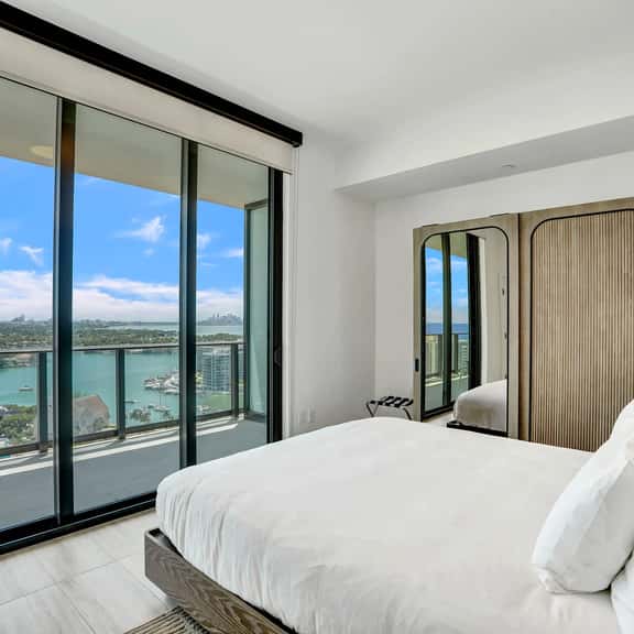 20th-Floor 2BR Retreat | Breathtaking Ocean Views - Image 1