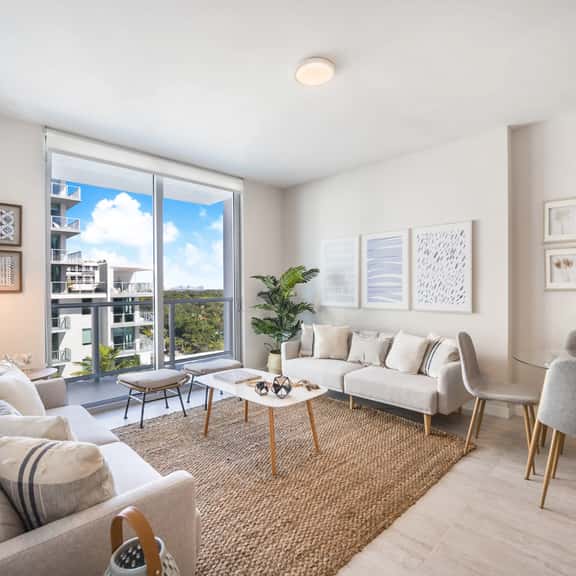 Dreamy 1Bdrm Condo W/ Bayviews-Miami Design Dist - Image 1