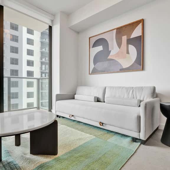 Brand New 1/1 Condo, Downtown Miami Pool & Gym - Image 1