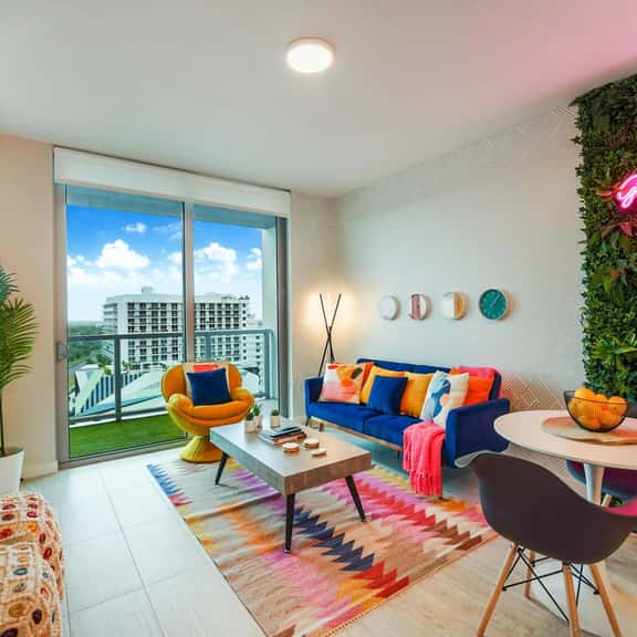 Cool Decor 1 Bdrm Condo, Miami Design District - Image 1