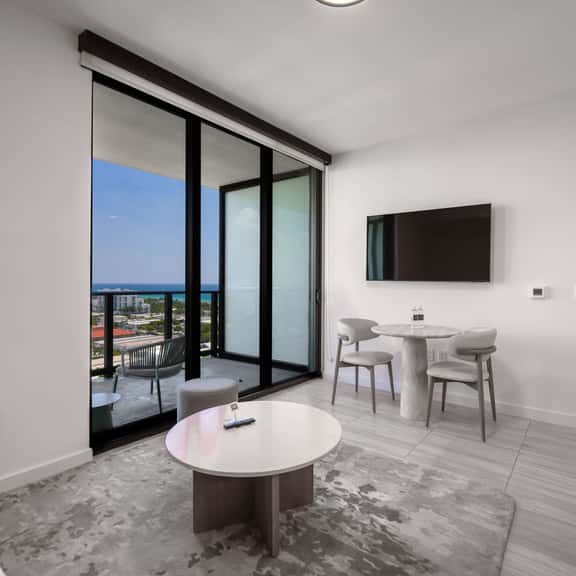 16th Floor Elegant 1BR at 72 Park | Beach Access - Image 1
