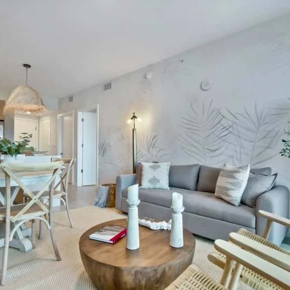 Boho Vibes With Bayviews! 1 Bdrm Condo - Image 1