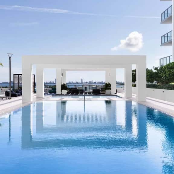 Perfect Vacation condo 2 bdrm best Miami location - Image 1