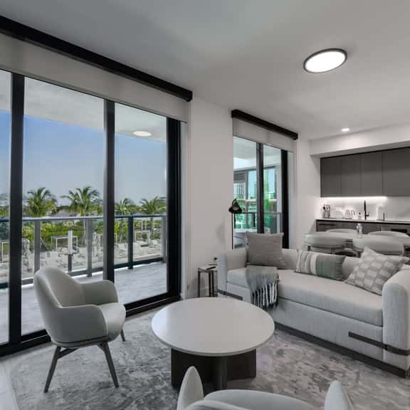 NEW: Beachside Bliss: 1BR/1.5 BA in Sunny Miami - Image 1