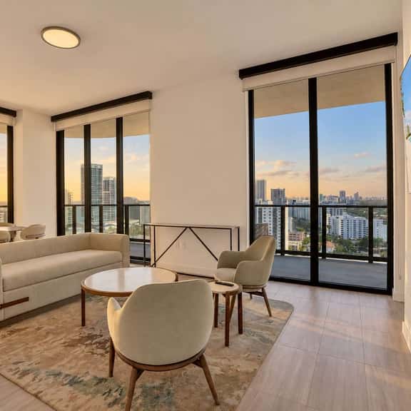 NEW Oceanview 2/2 Oasis in Miami - Image 1