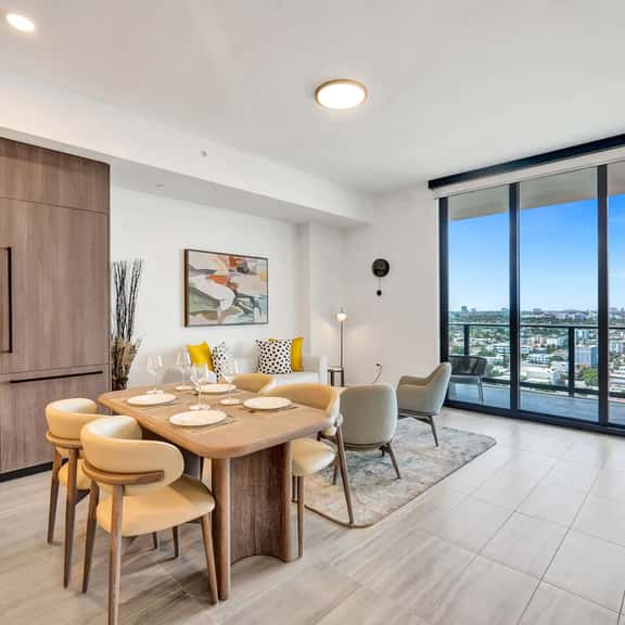 21st-Floor 2BR/1BA | Views, Pool & Gym, 72 Park - Image 1