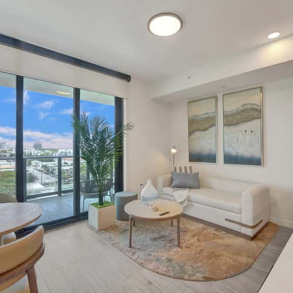 NEW: Wake Up Above Miami Beach | Luxe 1BR Escape - Image 1