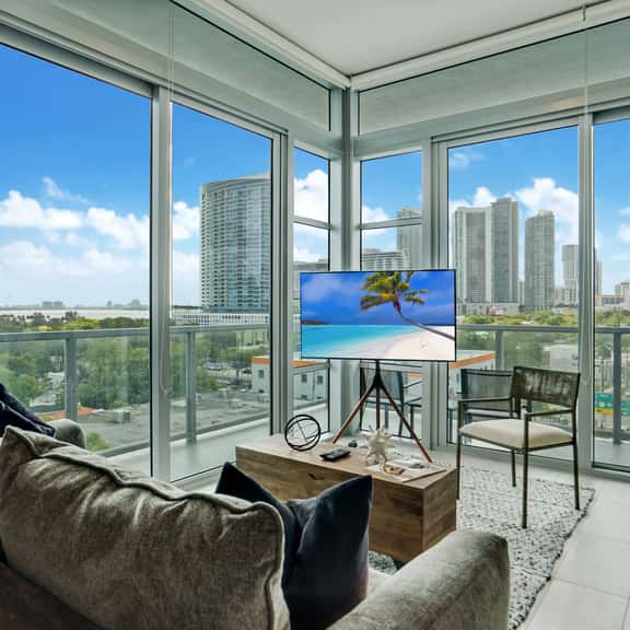 City + Bay Views Modern 2Bdrm Condo - Miami Design - Image 1